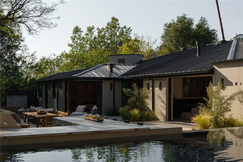 3187 Oakdell Rd Studio City, CA 91604