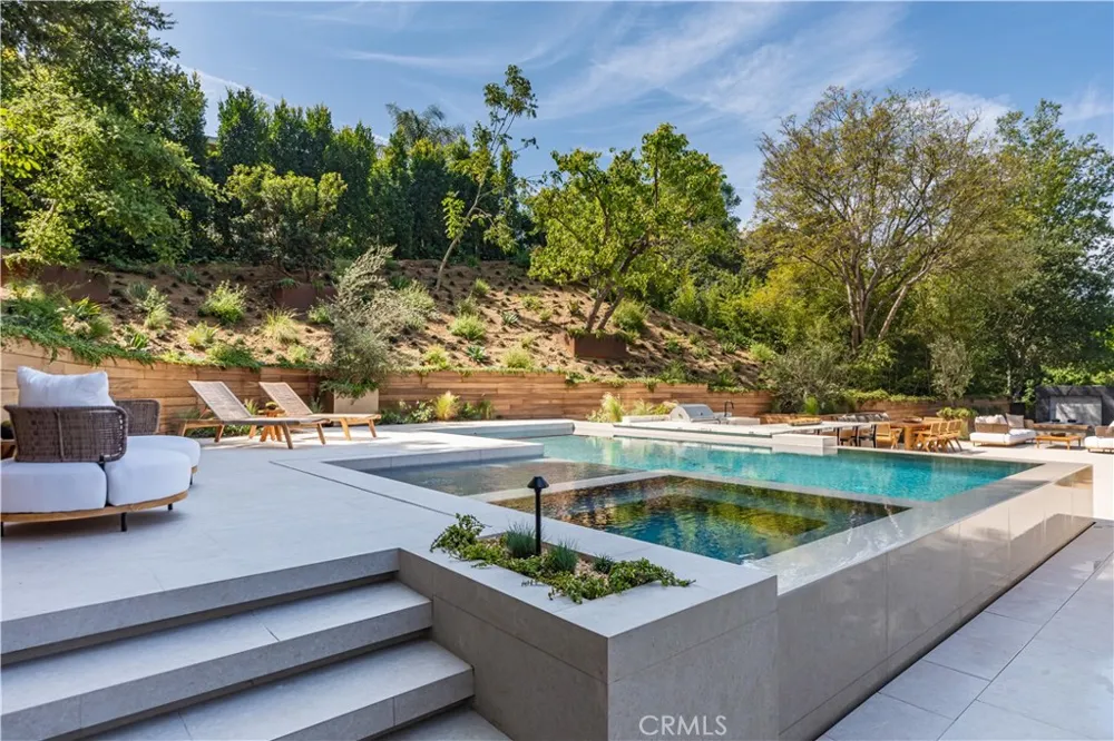 3187 Oakdell Rd Studio City, CA 91604