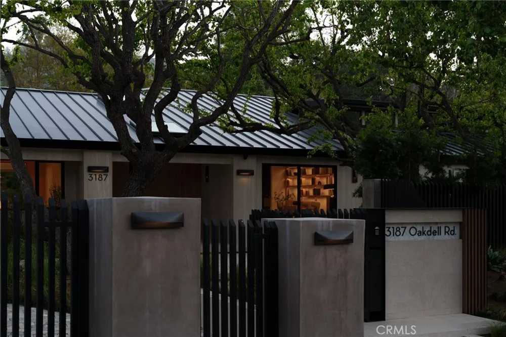 3187 Oakdell Rd Studio City, CA 91604