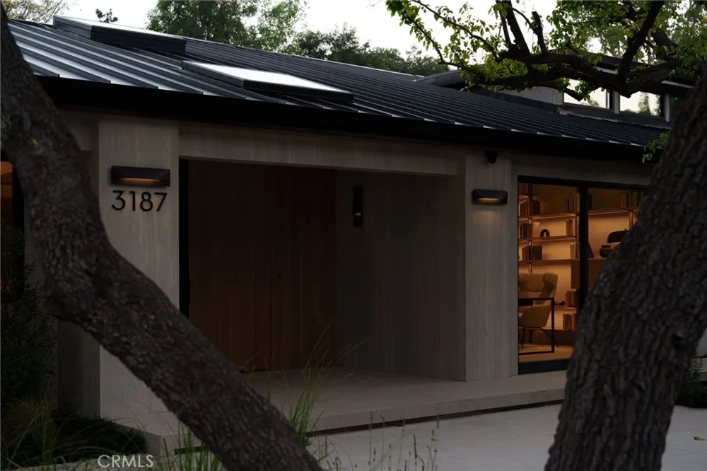 3187 Oakdell Rd Studio City, CA 91604