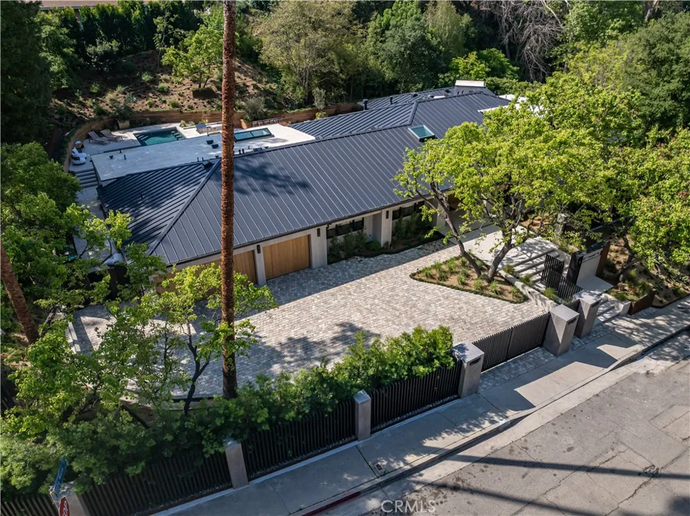 3187 Oakdell Rd Studio City, CA 91604