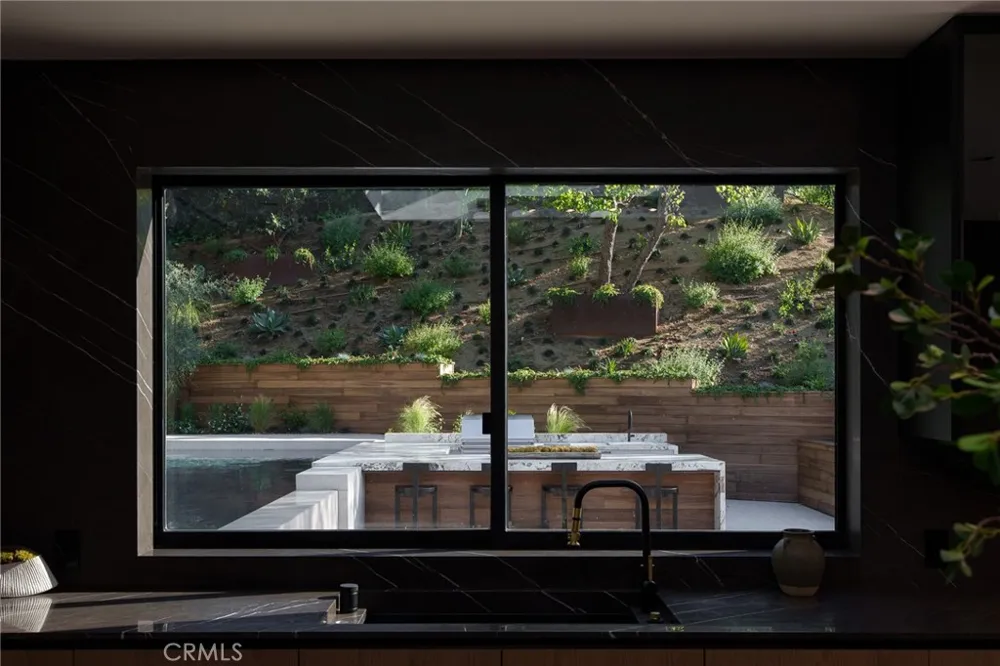 3187 Oakdell Rd Studio City, CA 91604