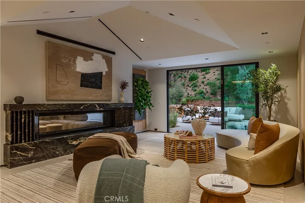 3187 Oakdell Rd Studio City, CA 91604