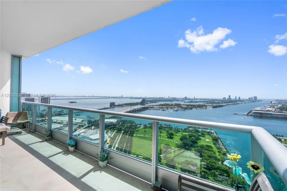 900 Biscayne Blvd #3704 Miami, FL 33132
