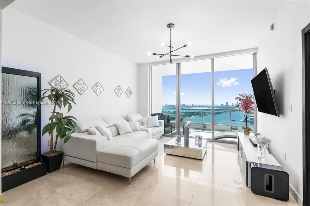 900 Biscayne Blvd #3704 Miami, FL 33132