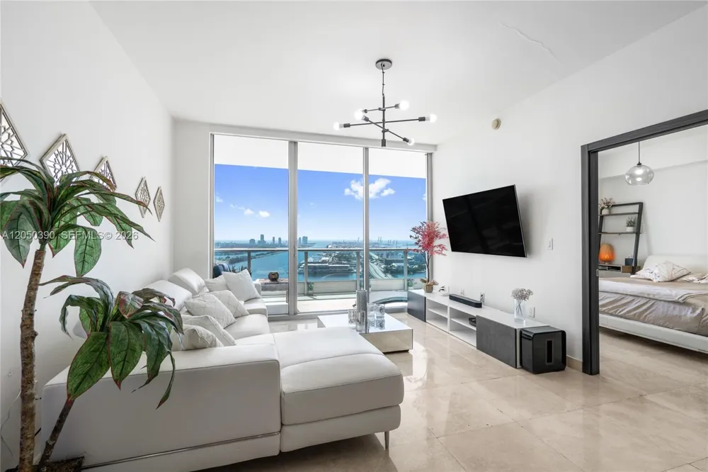 900 Biscayne Blvd #3704 Miami, FL 33132