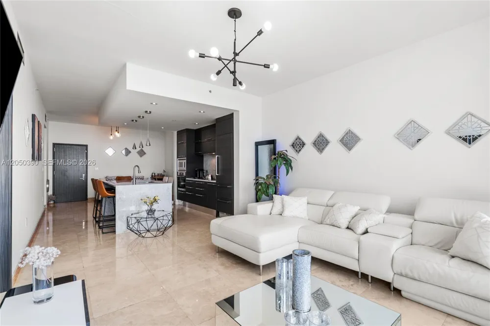 900 Biscayne Blvd #3704 Miami, FL 33132