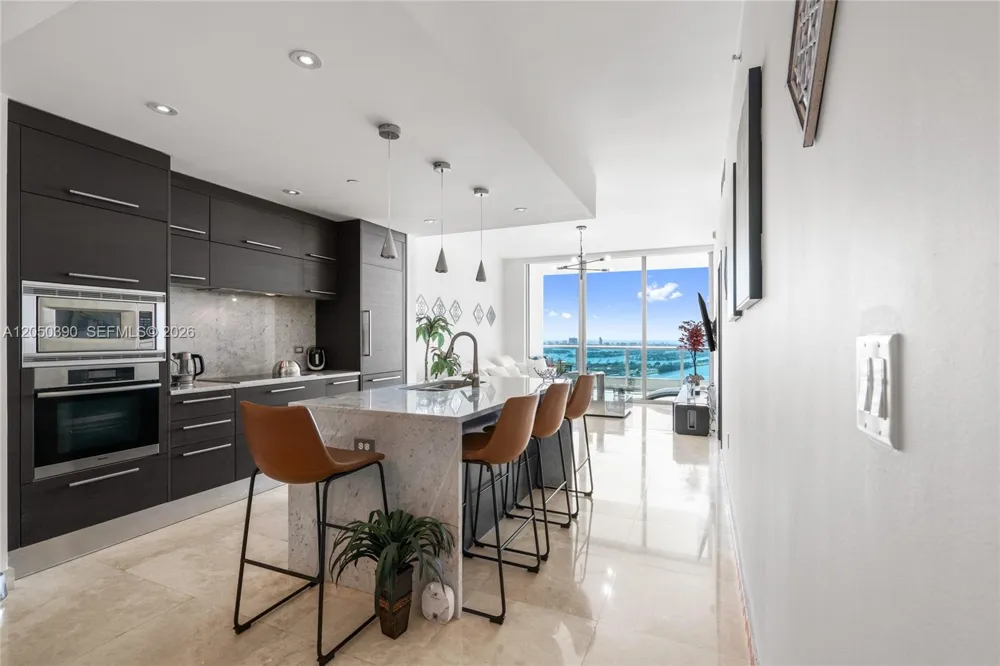 900 Biscayne Blvd #3704 Miami, FL 33132
