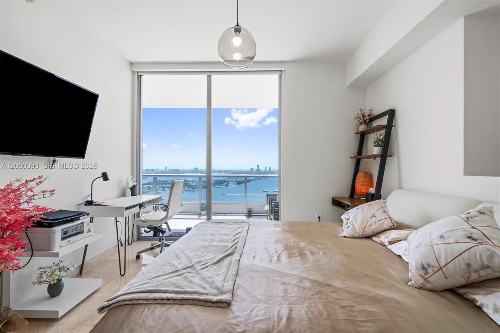 900 Biscayne Blvd #3704 Miami, FL 33132