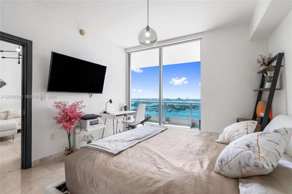 900 Biscayne Blvd #3704 Miami, FL 33132