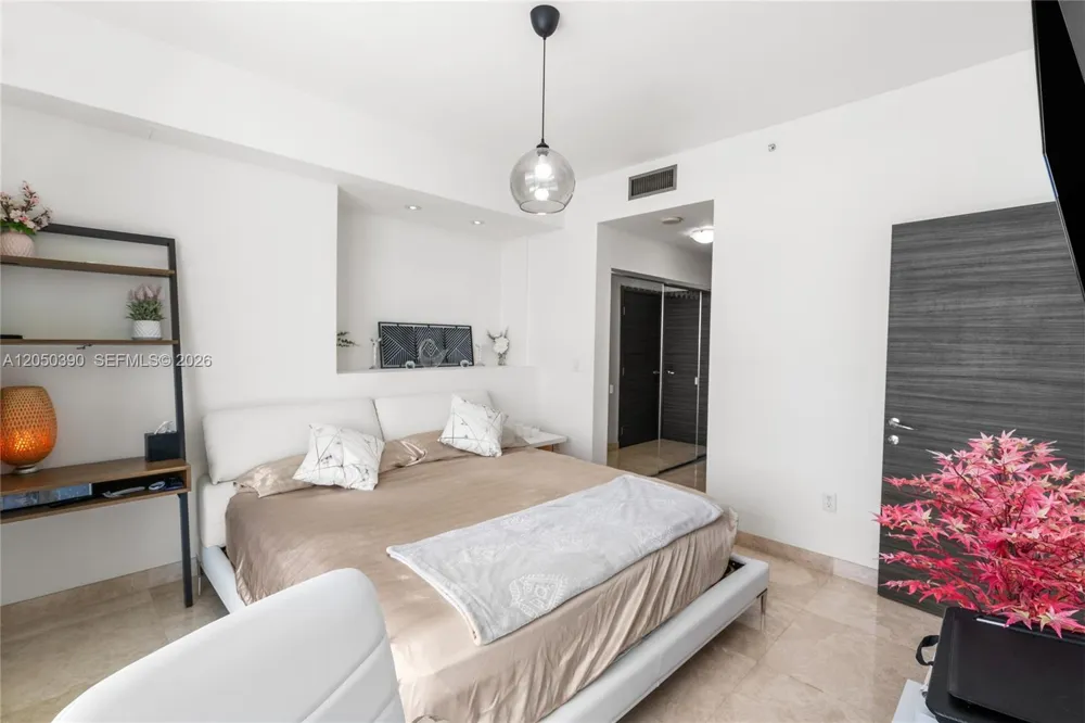 900 Biscayne Blvd #3704 Miami, FL 33132