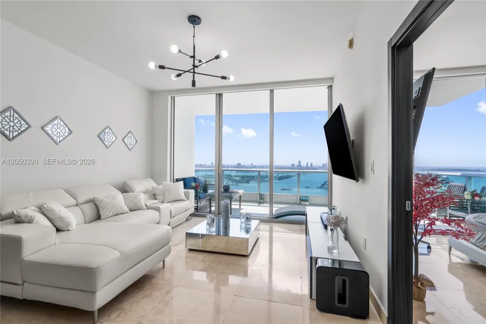 900 Biscayne Blvd #3704 Miami, FL 33132