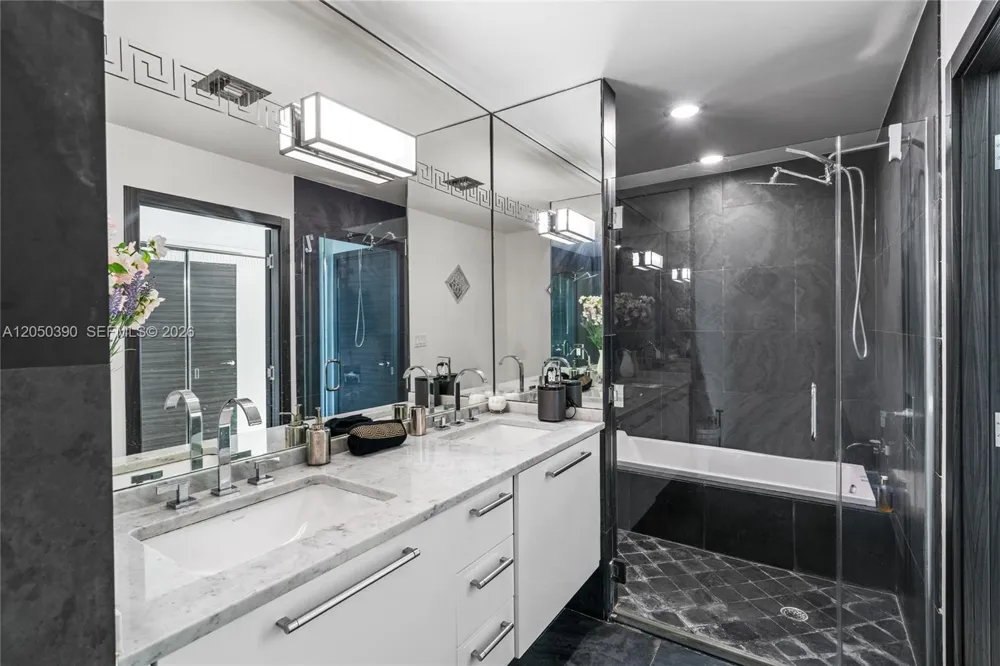 900 Biscayne Blvd #3704 Miami, FL 33132