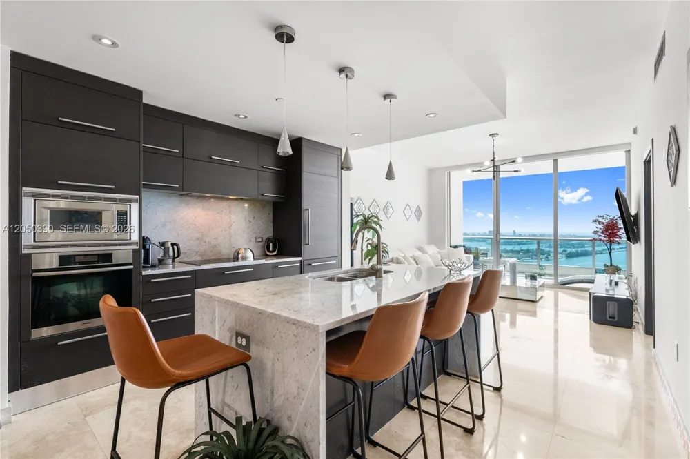 900 Biscayne Blvd #3704 Miami, FL 33132