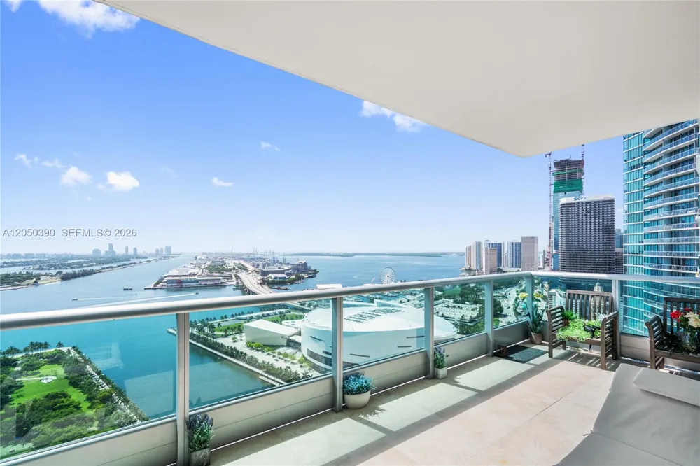 900 Biscayne Blvd #3704 Miami, FL 33132
