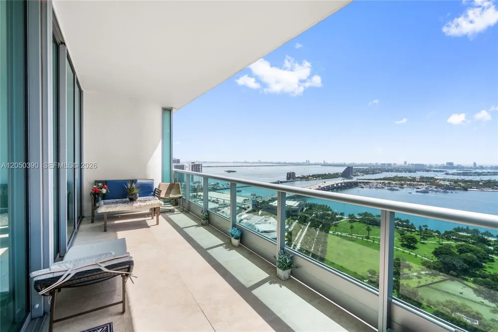 900 Biscayne Blvd #3704 Miami, FL 33132