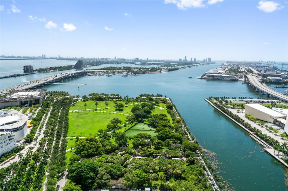 900 Biscayne Blvd #3704 Miami, FL 33132