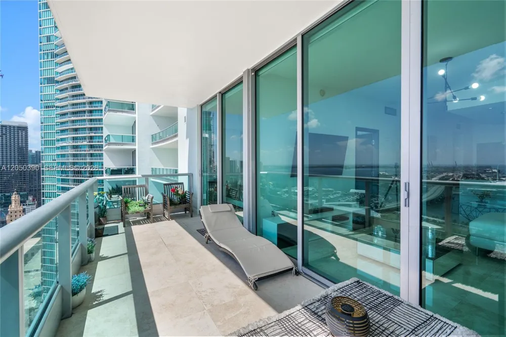 900 Biscayne Blvd #3704 Miami, FL 33132