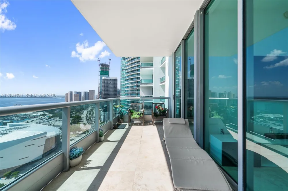 900 Biscayne Blvd #3704 Miami, FL 33132