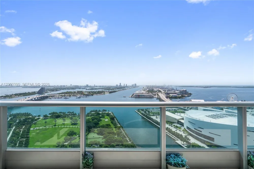 900 Biscayne Blvd #3704 Miami, FL 33132