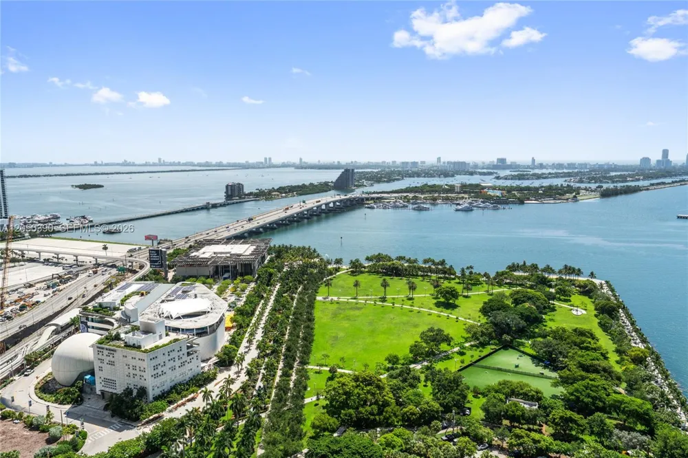 900 Biscayne Blvd #3704 Miami, FL 33132