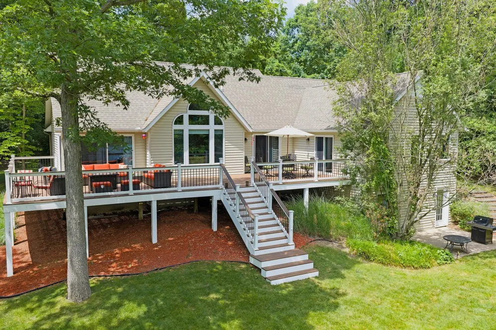 55526 S Thompson Lane Three Rivers, MI 49093