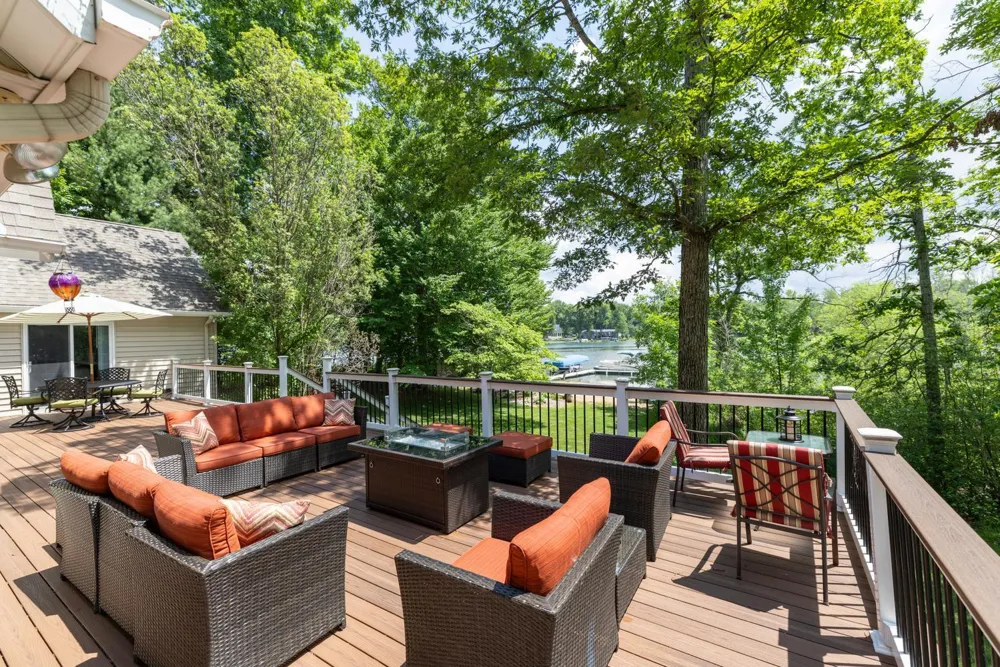 55526 S Thompson Lane Three Rivers, MI 49093