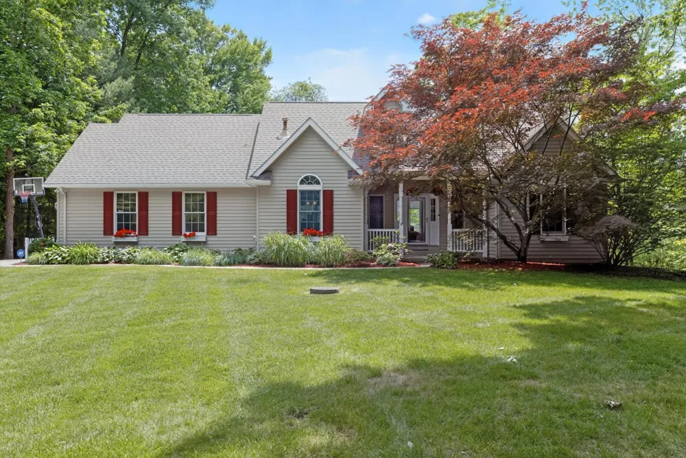 55526 S Thompson Lane Three Rivers, MI 49093