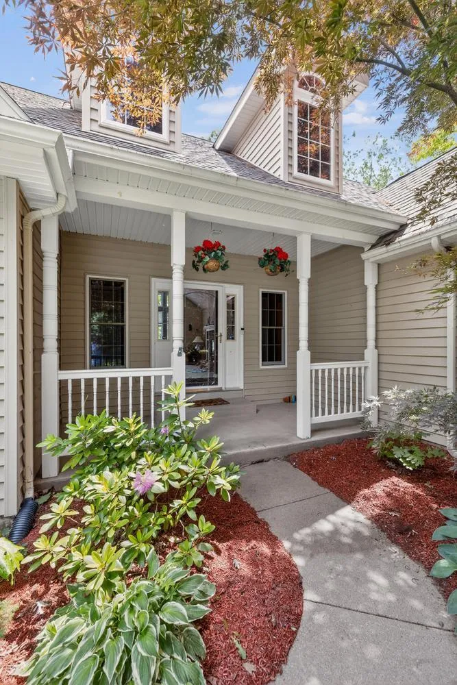 55526 S Thompson Lane Three Rivers, MI 49093