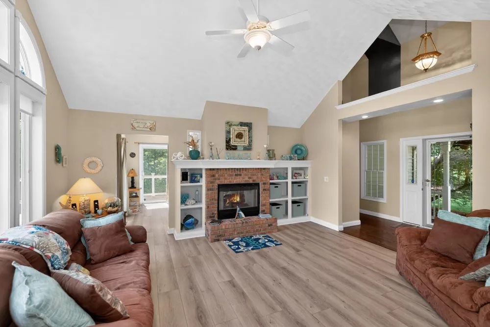 55526 S Thompson Lane Three Rivers, MI 49093