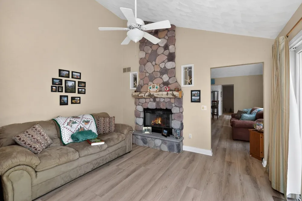 55526 S Thompson Lane Three Rivers, MI 49093