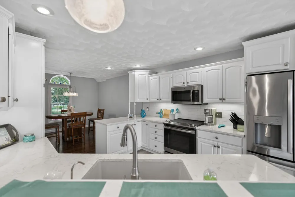 55526 S Thompson Lane Three Rivers, MI 49093