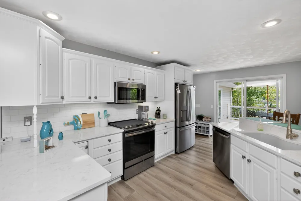 55526 S Thompson Lane Three Rivers, MI 49093
