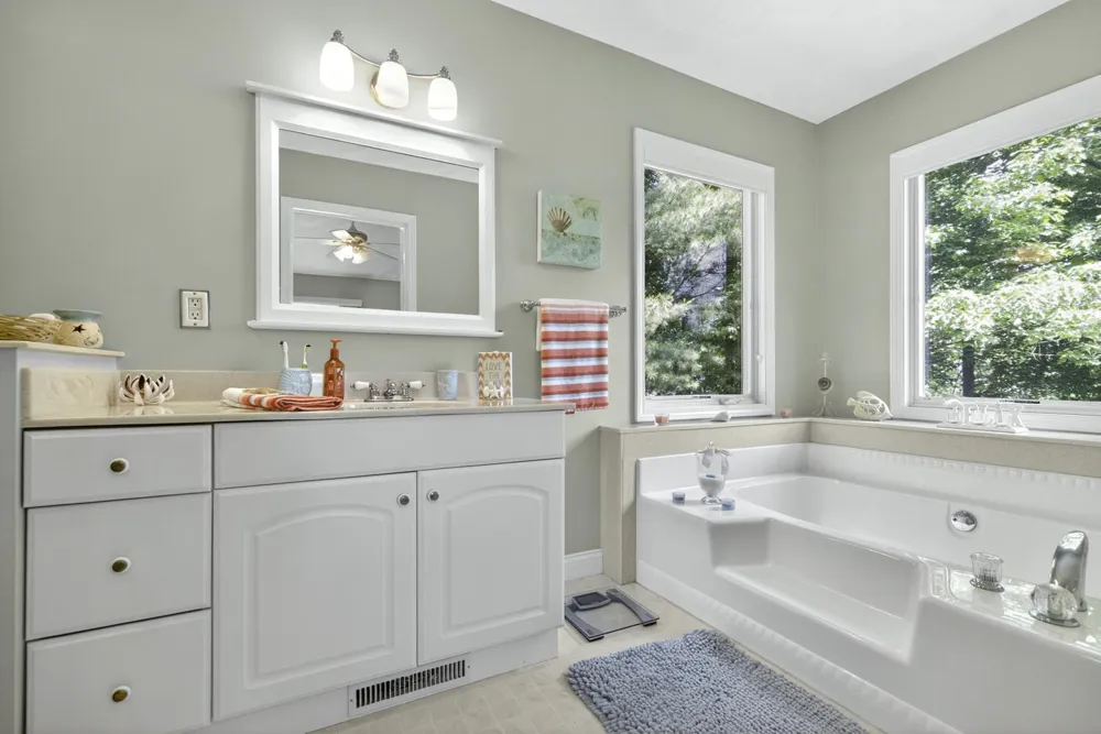 55526 S Thompson Lane Three Rivers, MI 49093