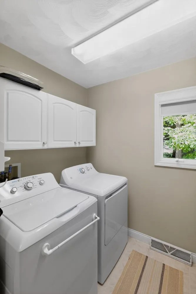55526 S Thompson Lane Three Rivers, MI 49093