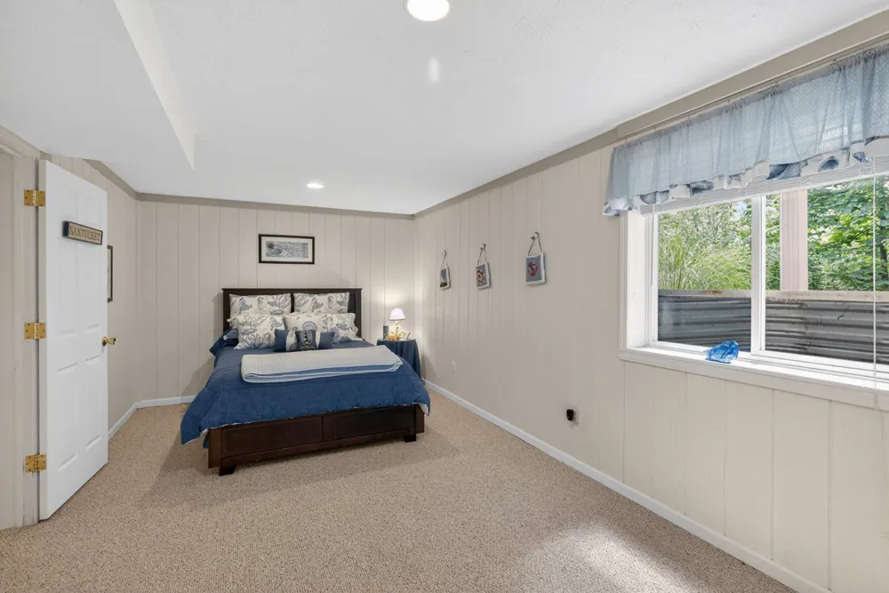 55526 S Thompson Lane Three Rivers, MI 49093