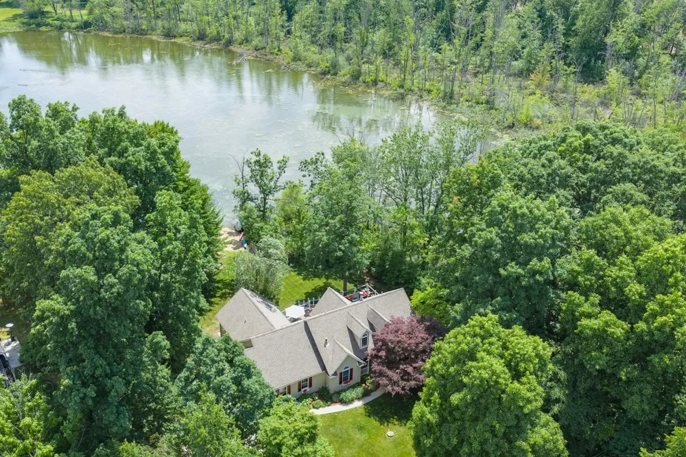 55526 S Thompson Lane Three Rivers, MI 49093