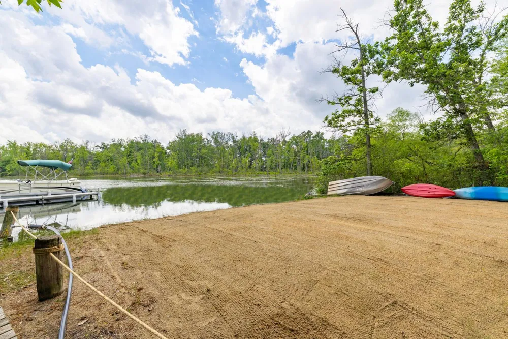 55526 S Thompson Lane Three Rivers, MI 49093