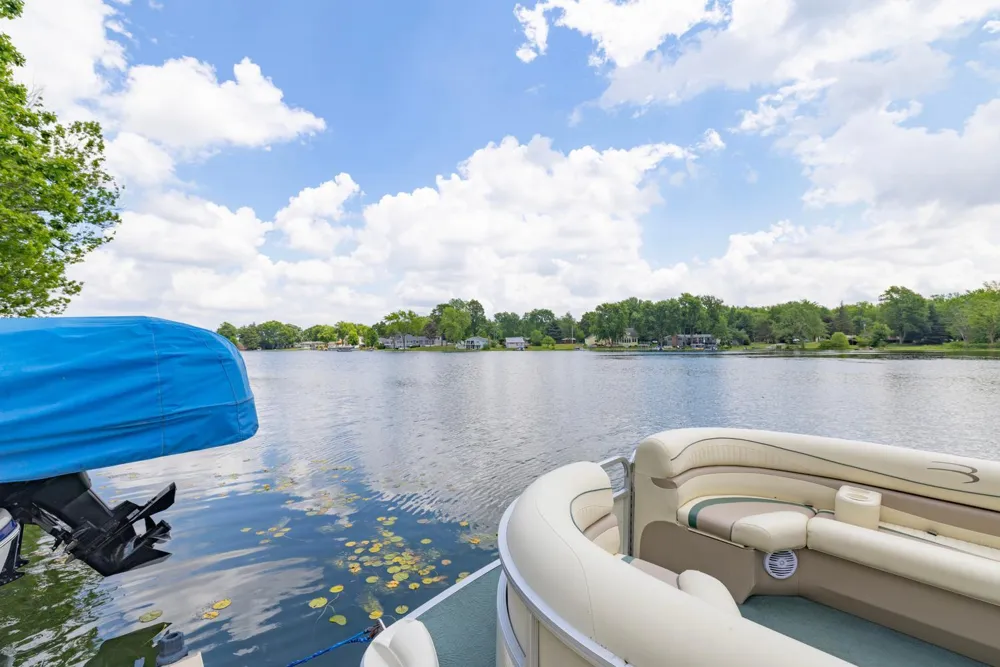 55526 S Thompson Lane Three Rivers, MI 49093