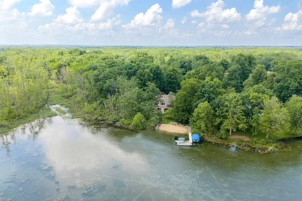 55526 S Thompson Lane Three Rivers, MI 49093