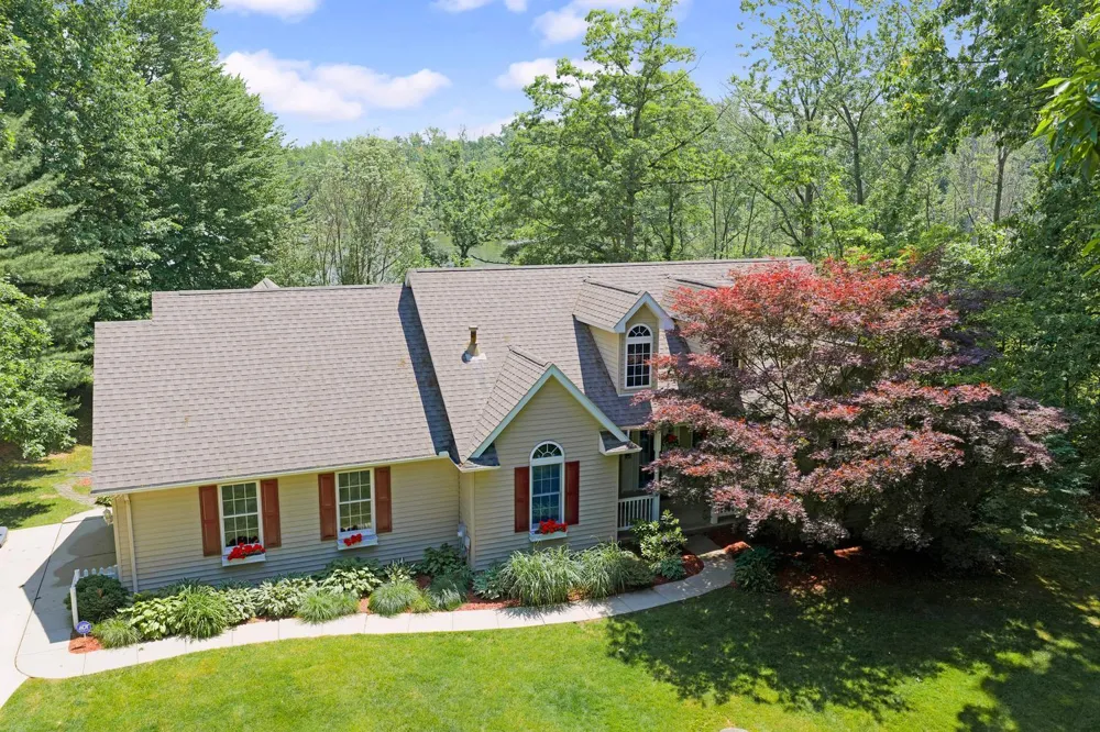 55526 S Thompson Lane Three Rivers, MI 49093