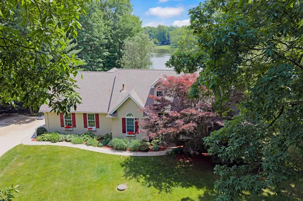 55526 S Thompson Lane Three Rivers, MI 49093