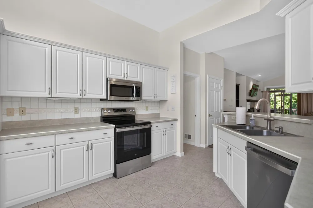 3025 S Wood Dale Drive Summit Township, MI 49203