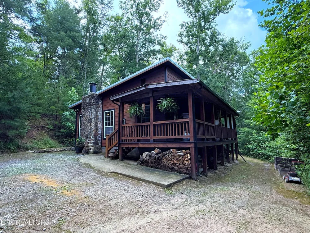 438 Country Square Rd Newport, TN 37821