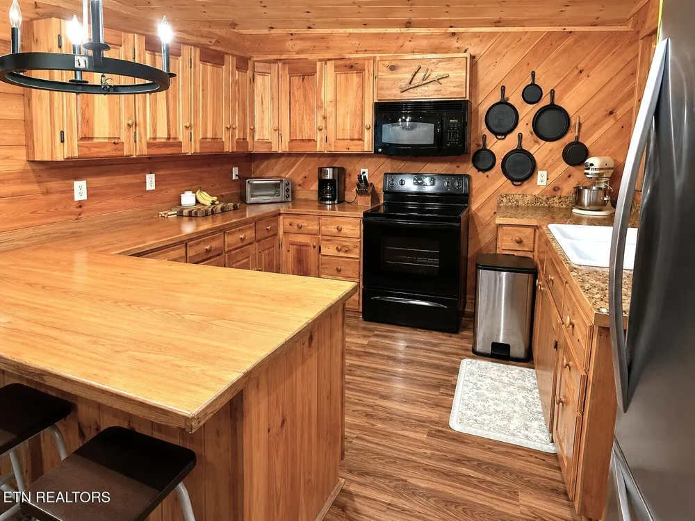 438 Country Square Rd Newport, TN 37821