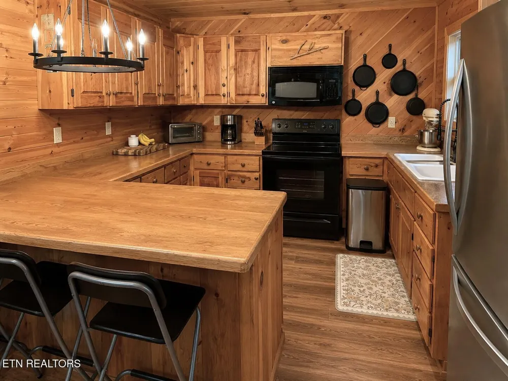 438 Country Square Rd Newport, TN 37821