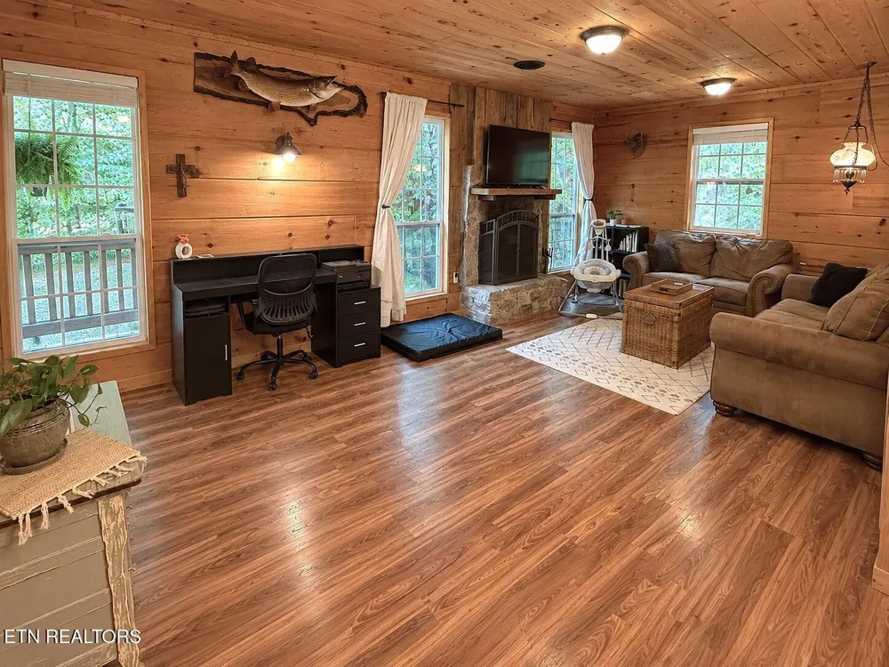 438 Country Square Rd Newport, TN 37821