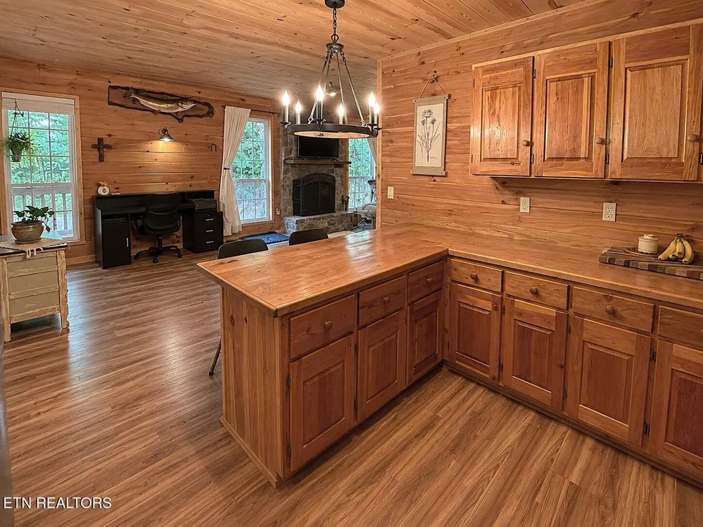438 Country Square Rd Newport, TN 37821