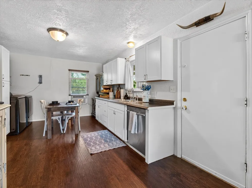 626 E South Street Whitesboro, TX 76273