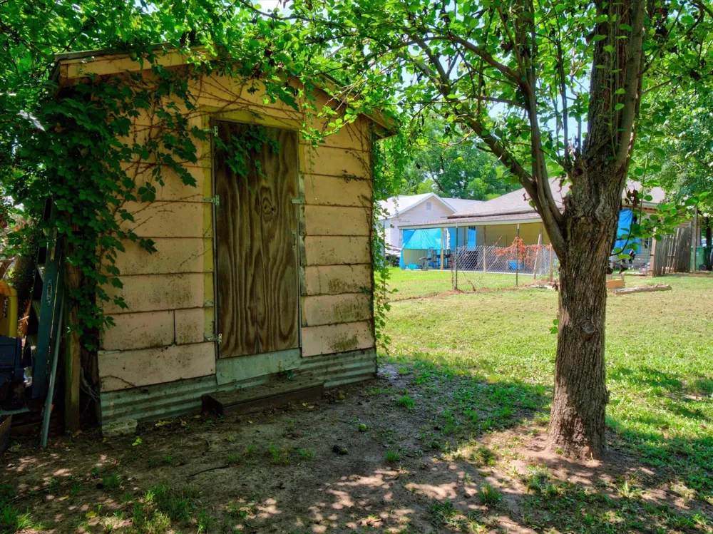 626 E South Street Whitesboro, TX 76273